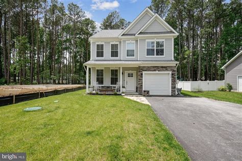 21601 real estate